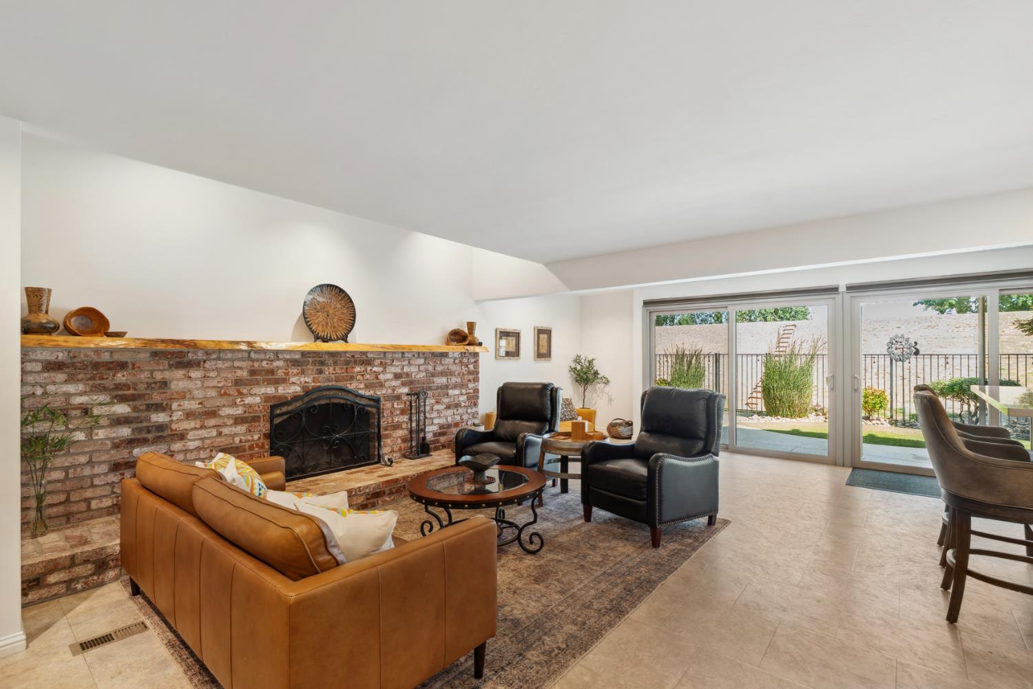 Brickyard Drive, Sacramento, California image 9