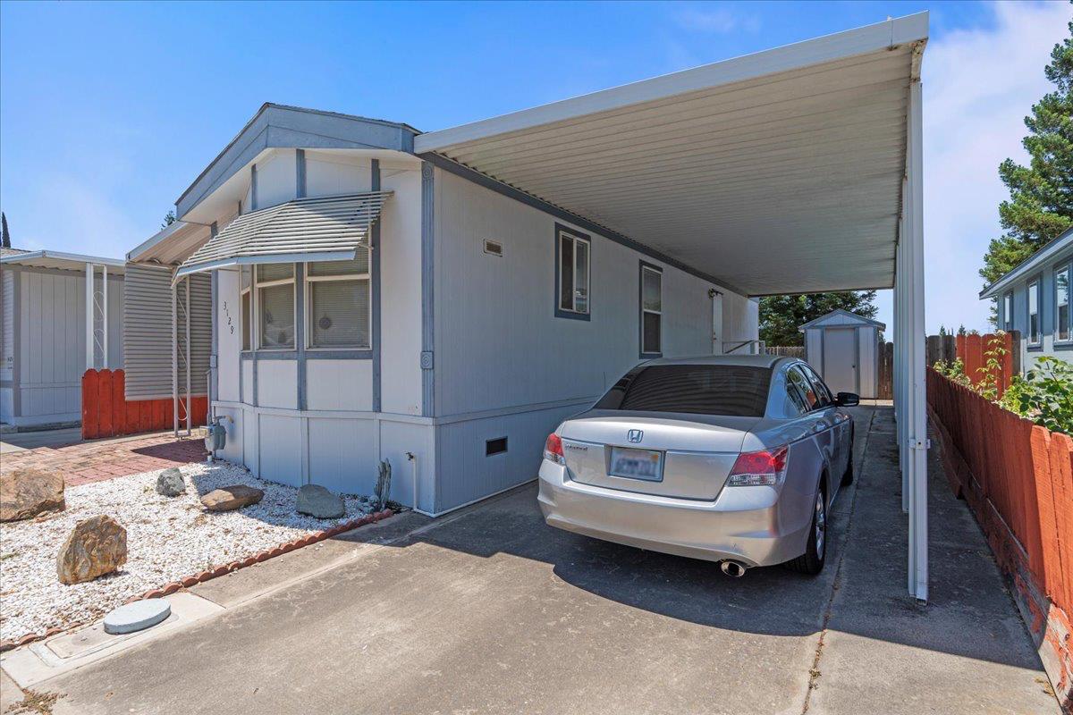 Broadmore Lane, Modesto, California image 2