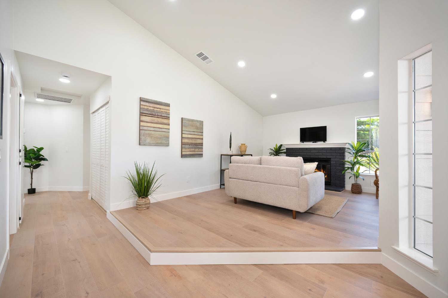 Ebonywood Court, Citrus Heights, California image 4