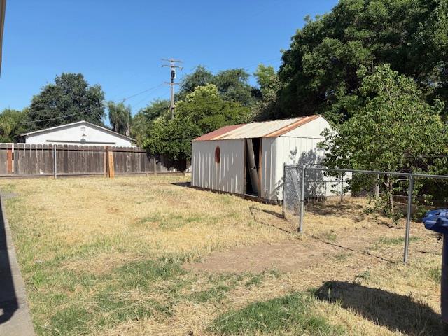 Norwegian Avenue, Modesto, California image 17