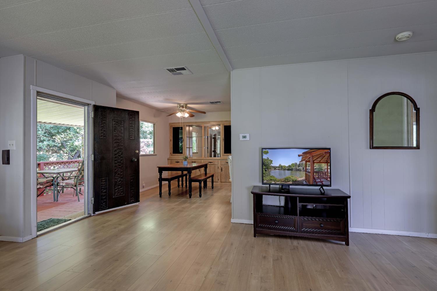 Detail Gallery Image 9 of 43 For 6052 Chad Dr, Newcastle,  CA 95658 - 2 Beds | 2 Baths