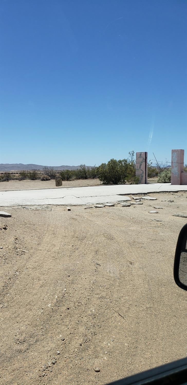 Wheeler Road, Helendale, California image 5