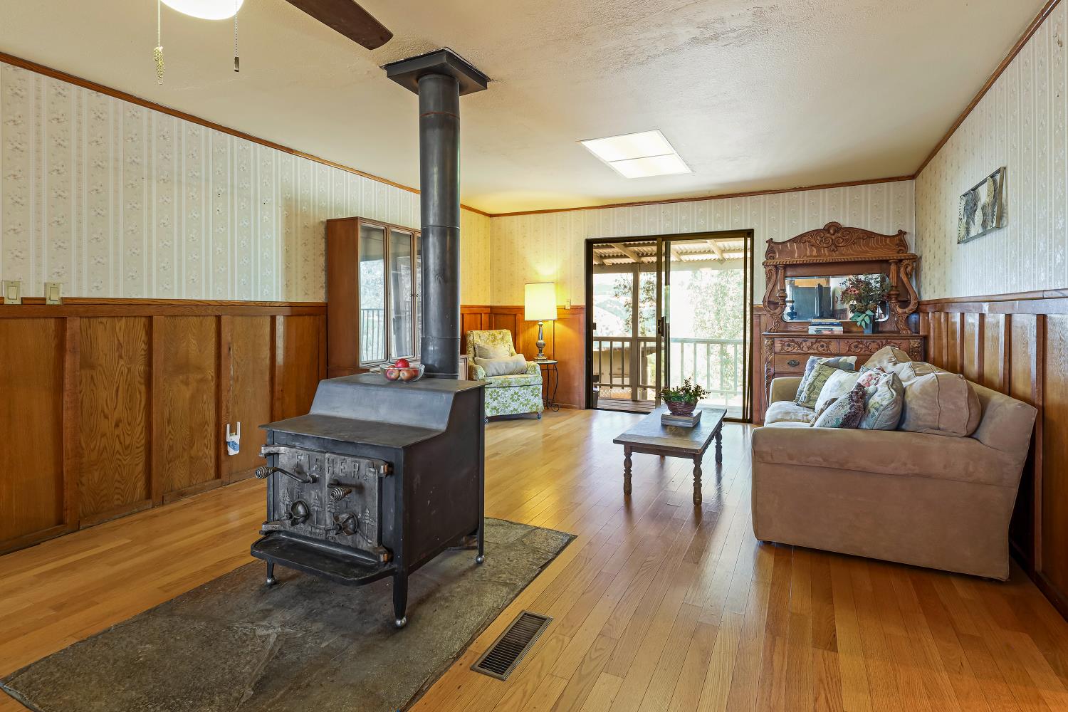 Detail Gallery Image 27 of 93 For 9574 Highway 49, Mokelumne Hill,  CA 95245 - 4 Beds | 2/1 Baths