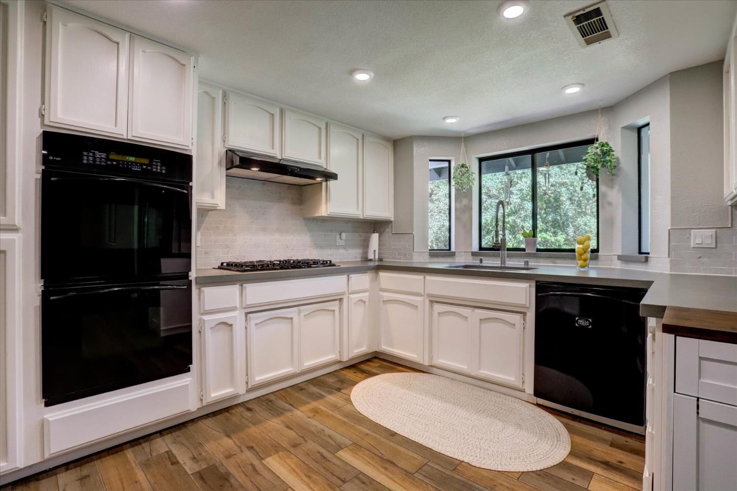 Erin Drive, Auburn, California image 9