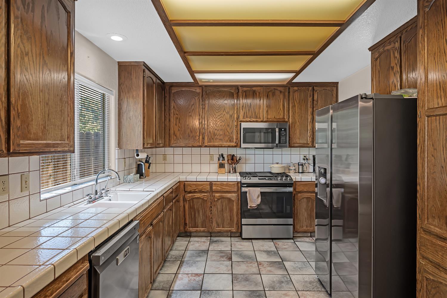 Boston Way, Modesto, California image 3