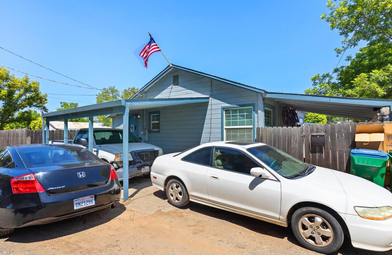 Vermont, Gridley, California image 15