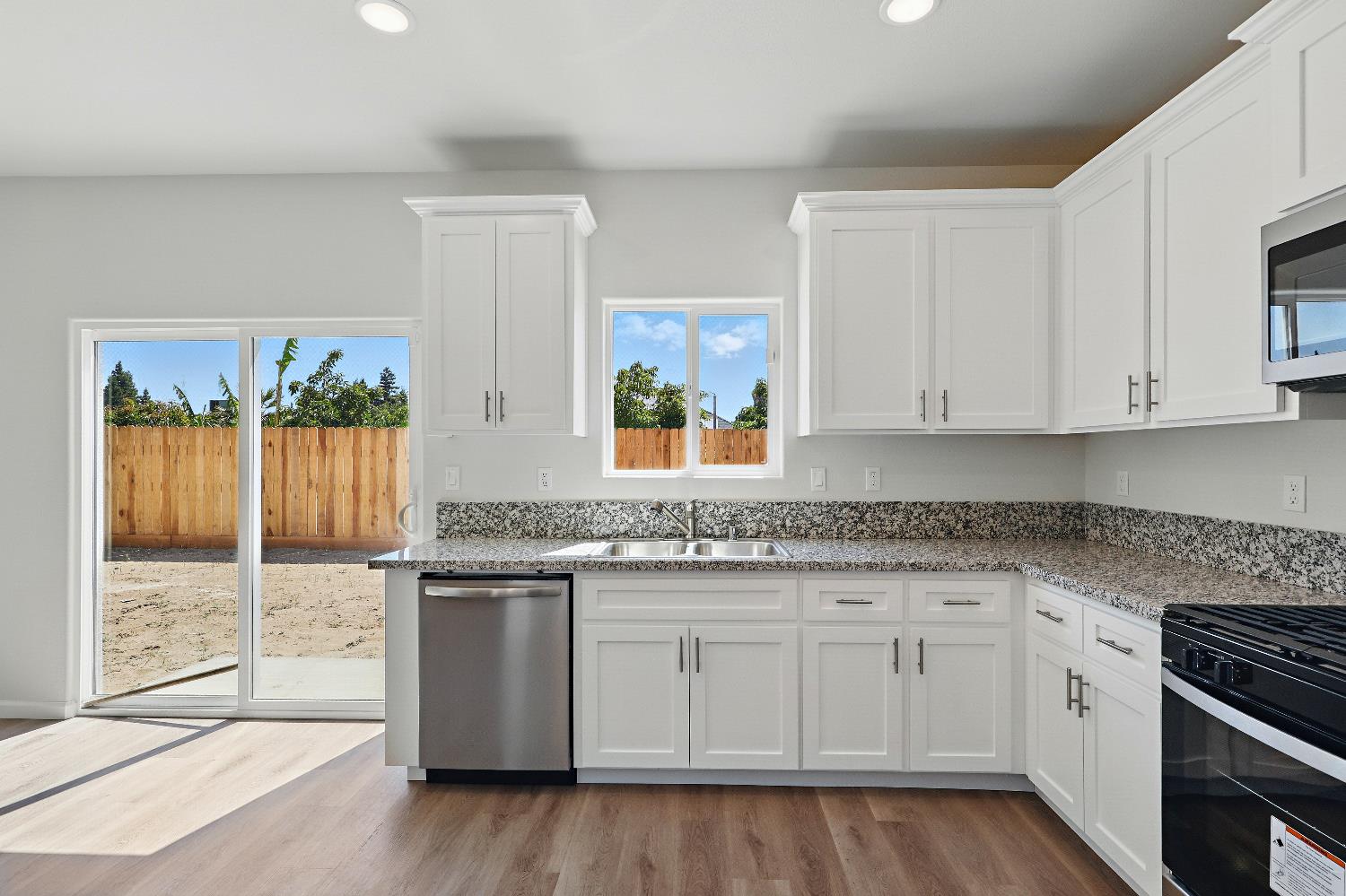 Oleander Court, Chowchilla, California image 9