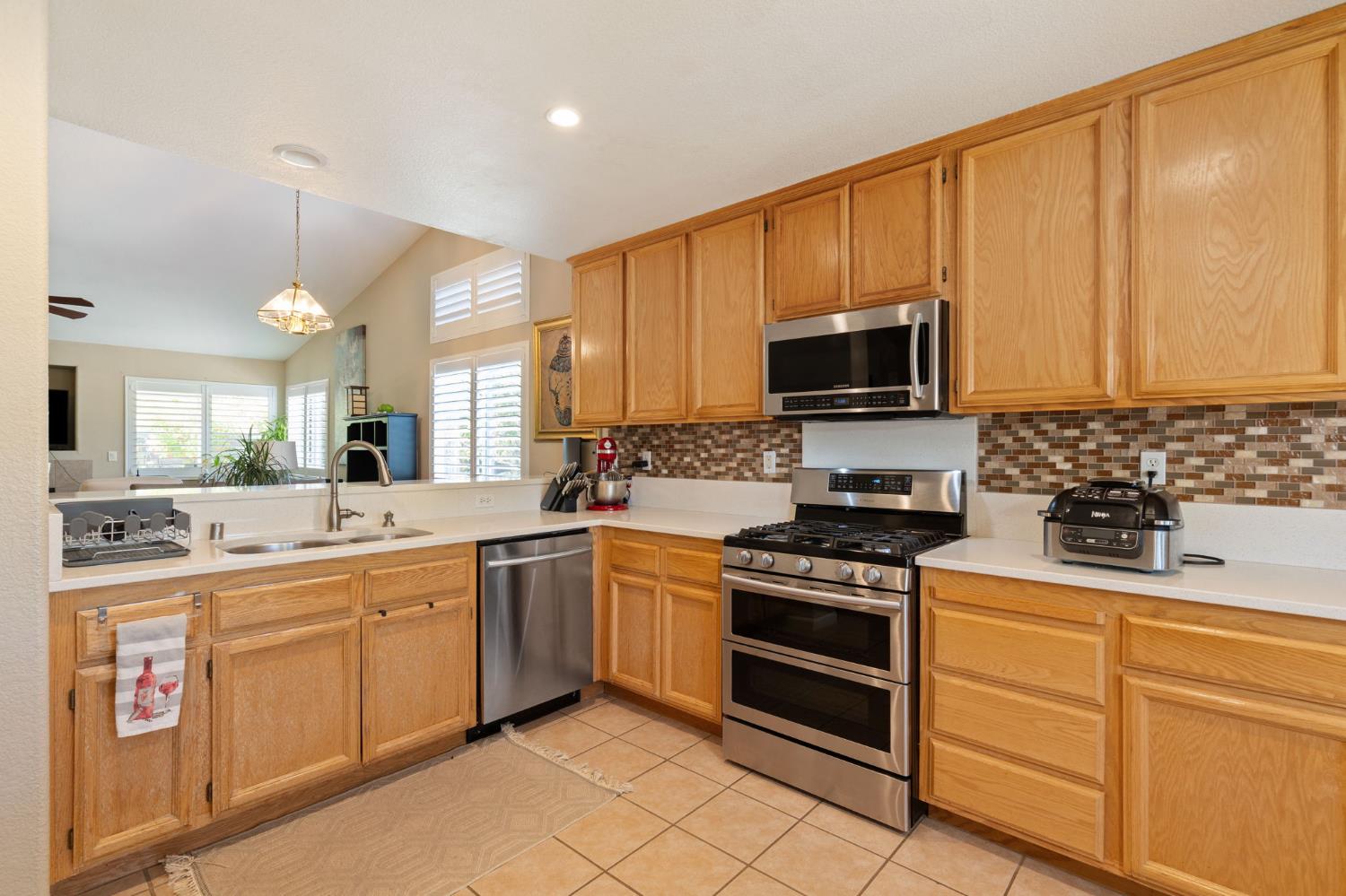 Livorno Way, Elk Grove, California image 10