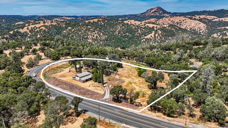 Detail Gallery Image 2 of 93 For 9574 Highway 49, Mokelumne Hill,  CA 95245 - 4 Beds | 2/1 Baths