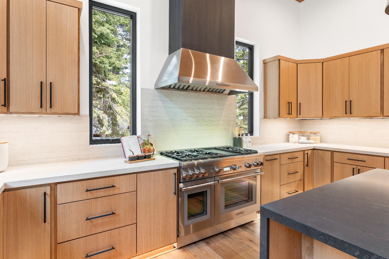 Saddleback Drive, Truckee, California image 8