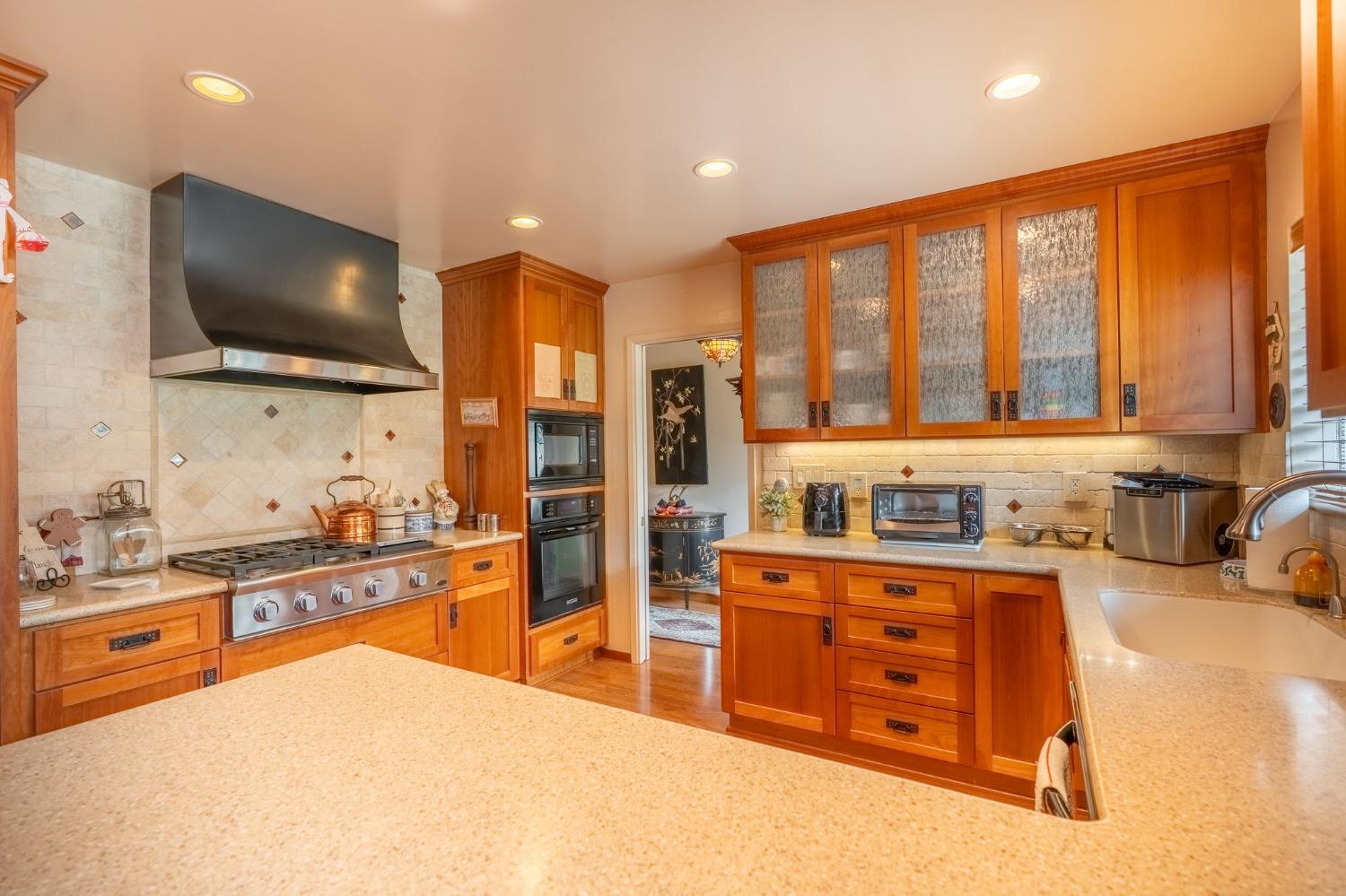 Beacon Hill Drive, Castro Valley, California image 9