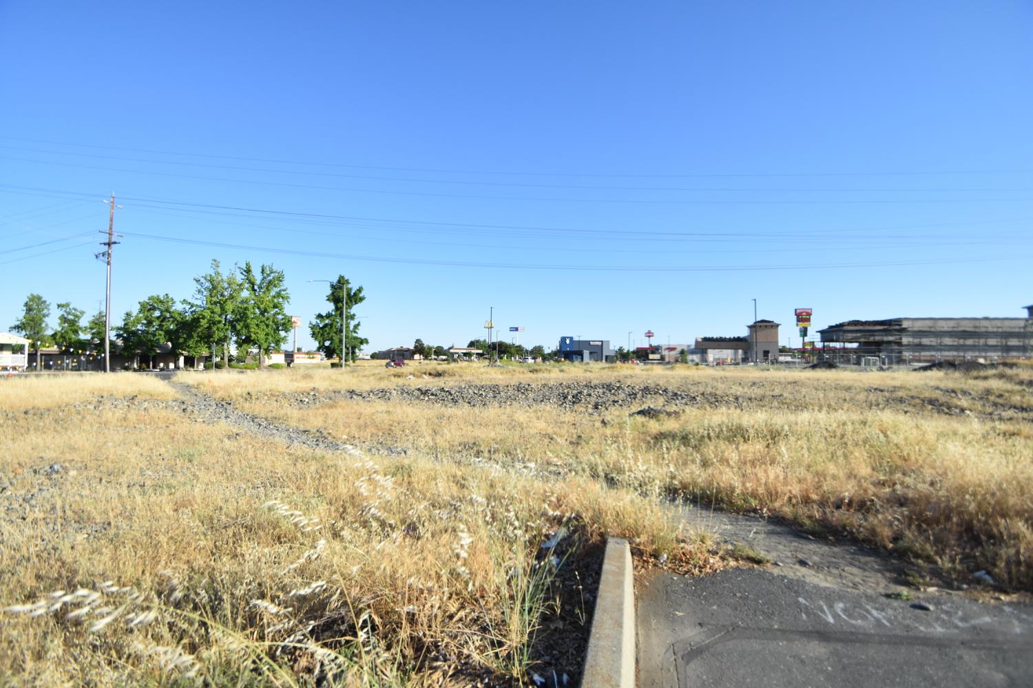 Feather River Boulevard, Oroville, California image 16