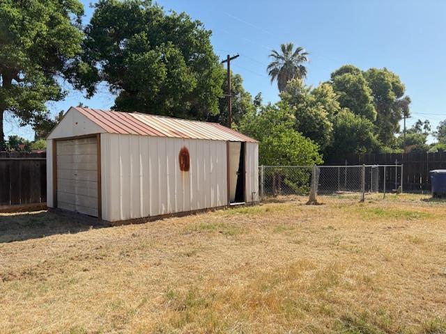 Norwegian Avenue, Modesto, California image 18
