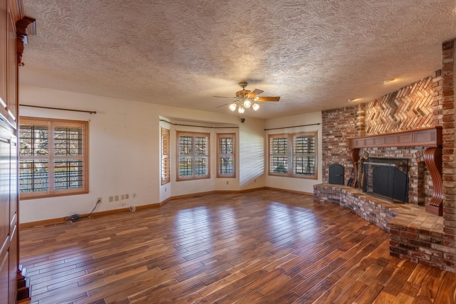 Detail Gallery Image 14 of 86 For 27958 Vine Ave, Escalon,  CA 95320 - 3 Beds | 3/1 Baths