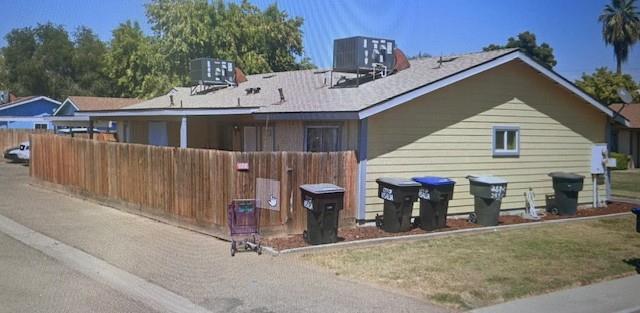 W Chestnut Court, Visalia, California image 2