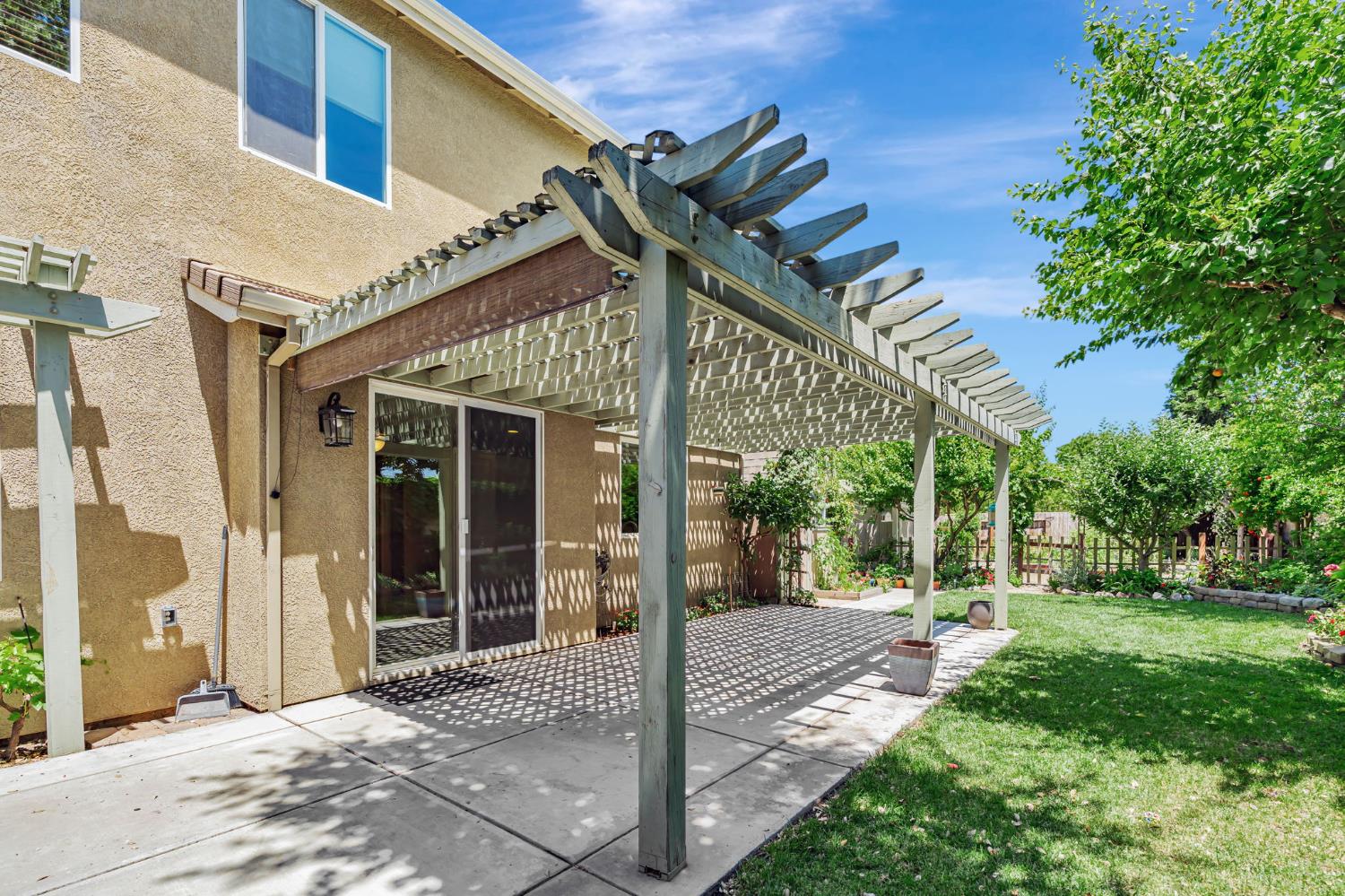 Monte Oro Street, Manteca, California image 38