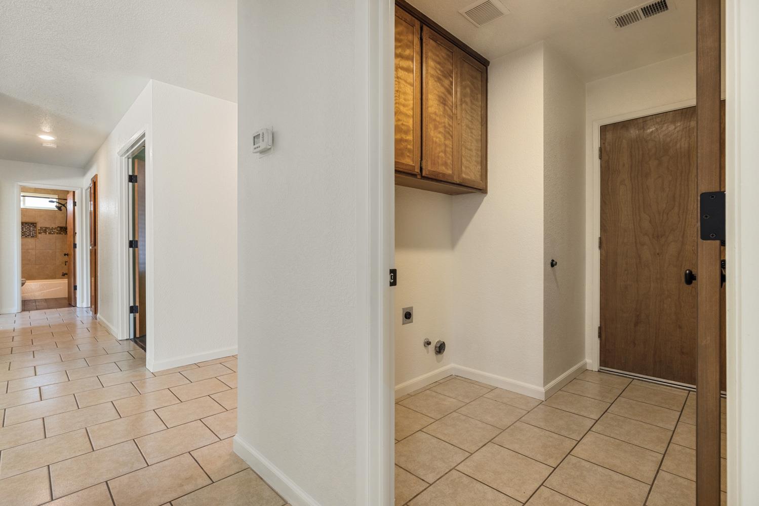 White Birch Drive, Hughson, California image 8