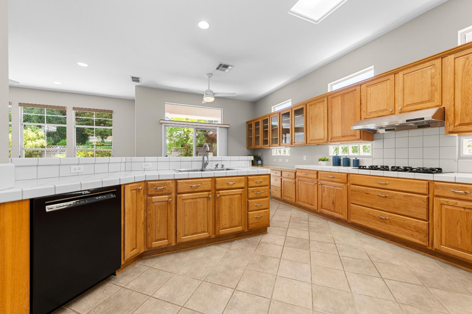 Ponderosa Court, Roseville, California image 14