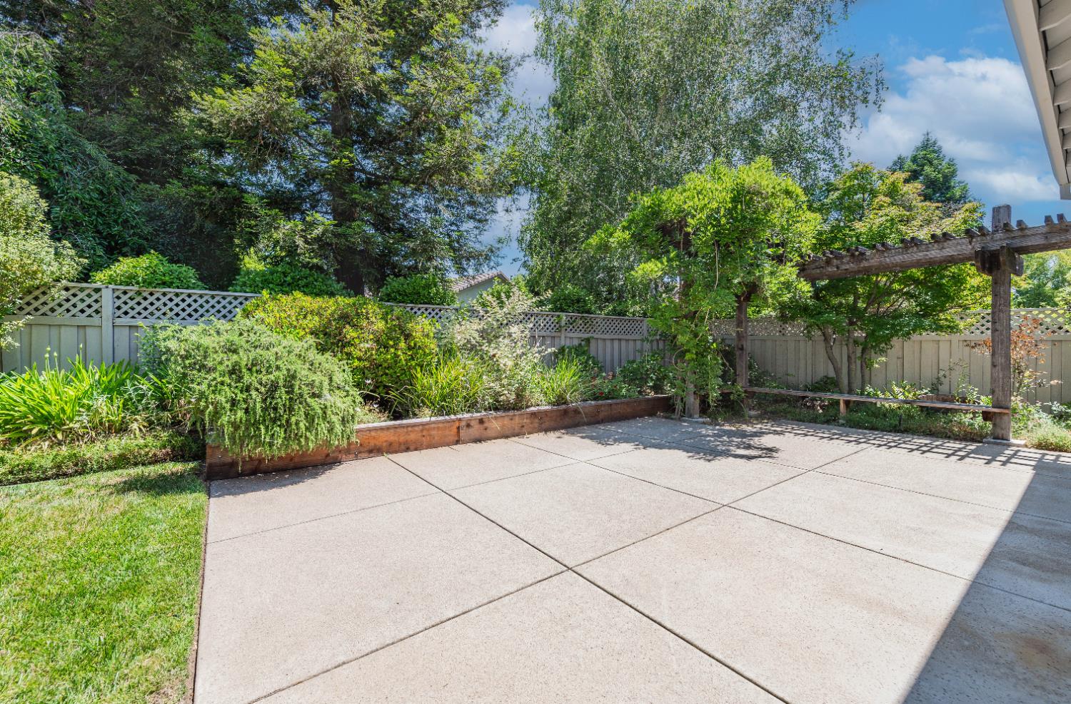 Ponderosa Court, Roseville, California image 42