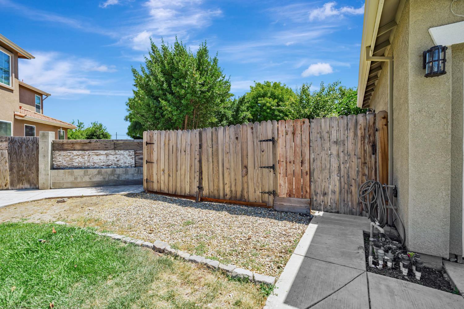 Monte Oro Street, Manteca, California image 45