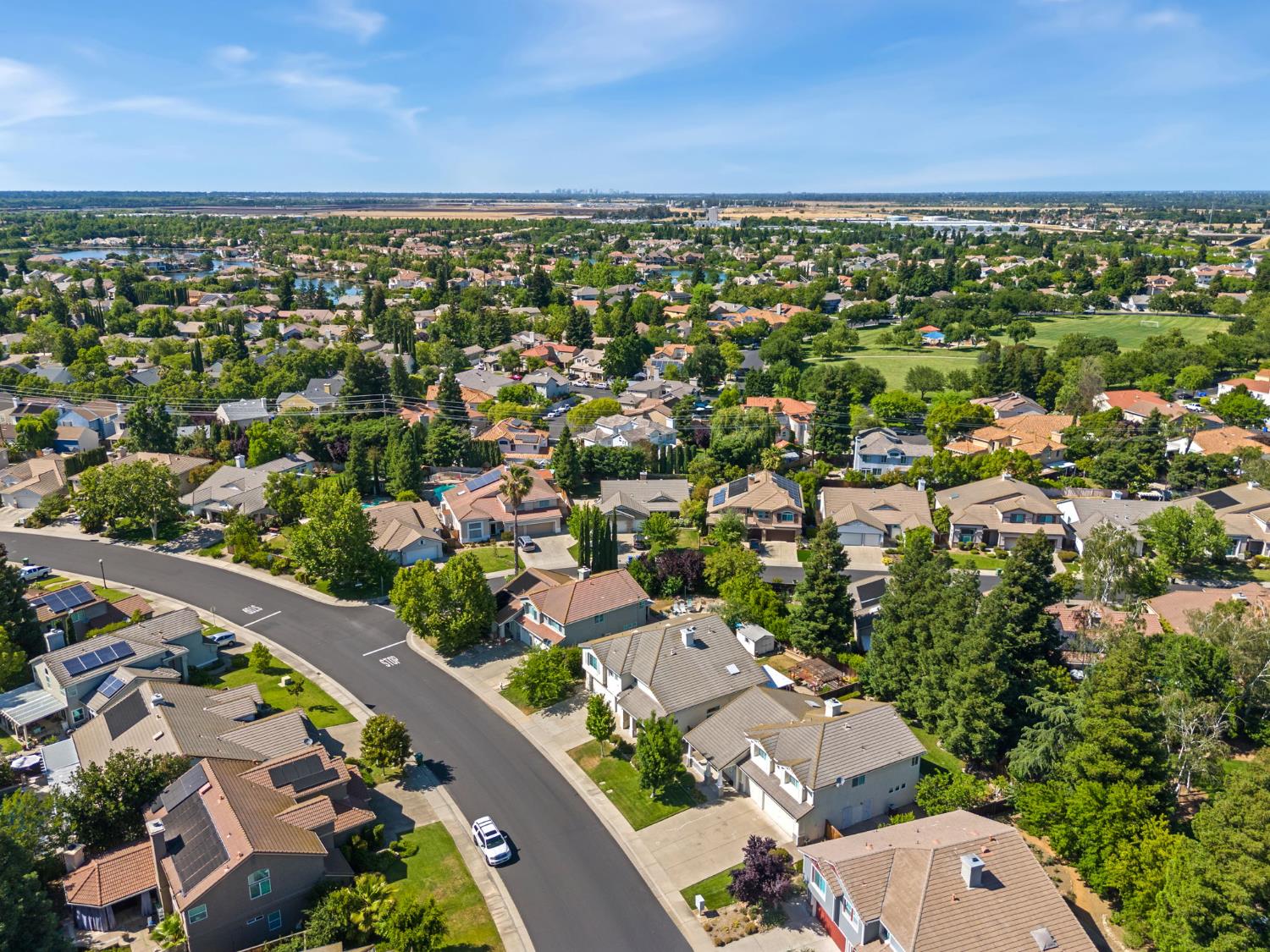 Lake Terrace Drive, Elk Grove, California image 34