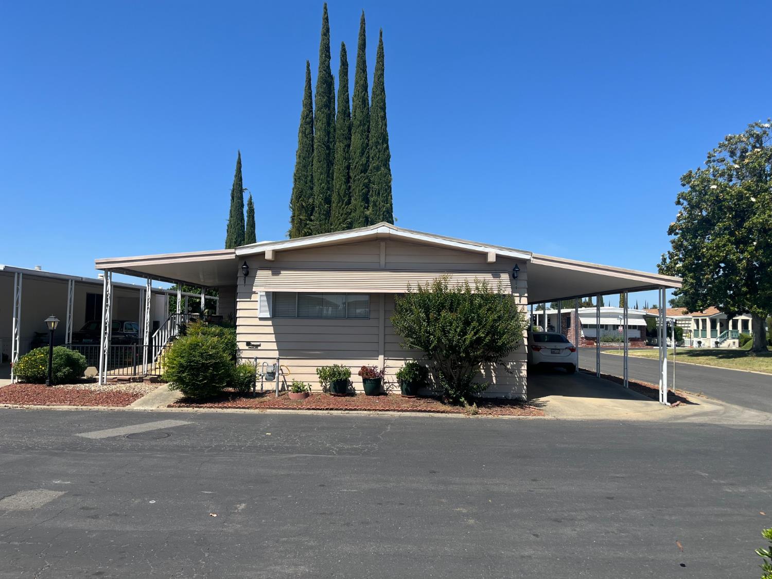 La Entrada Way, Yuba City, California image 3