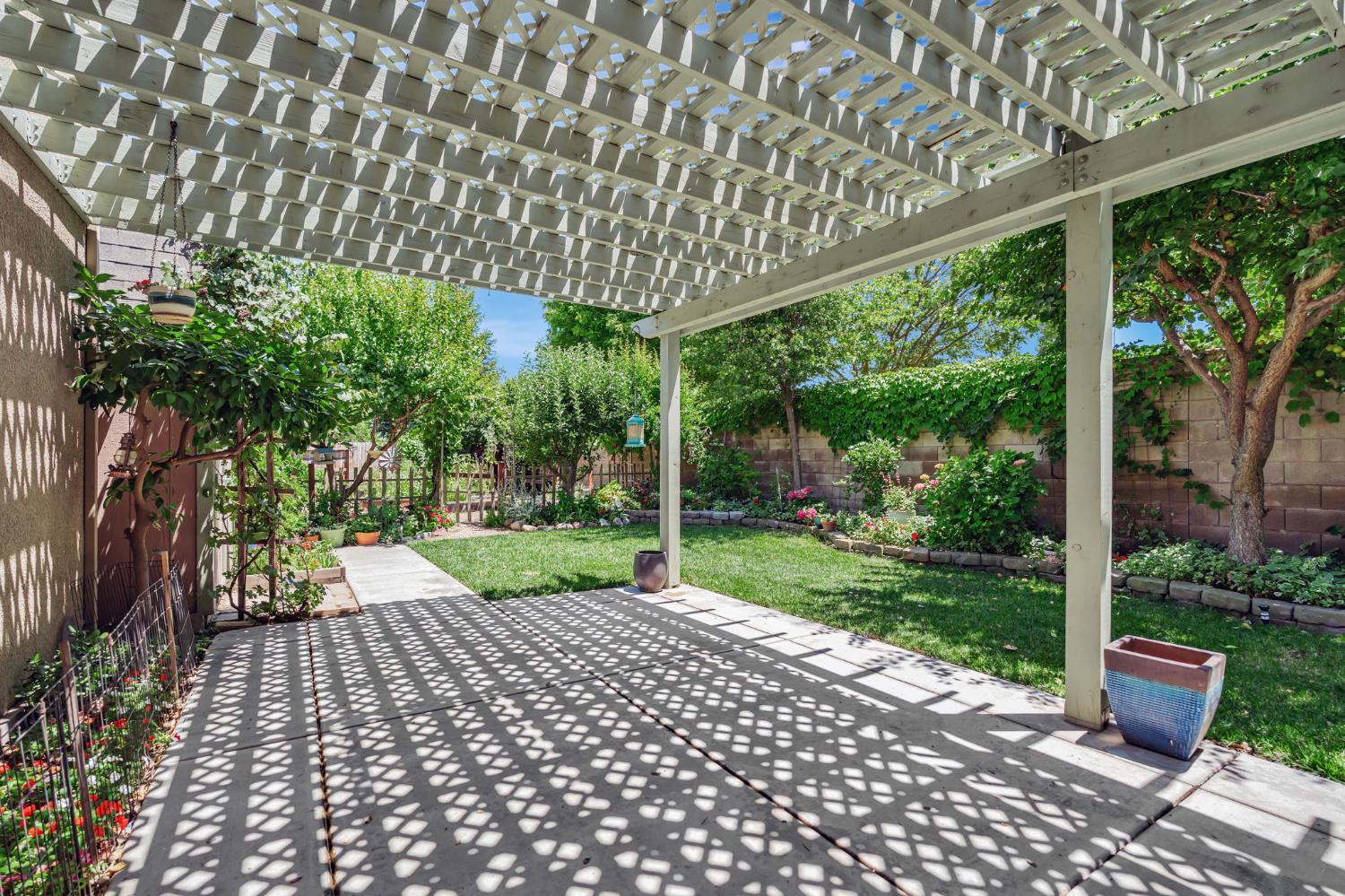 Monte Oro Street, Manteca, California image 40