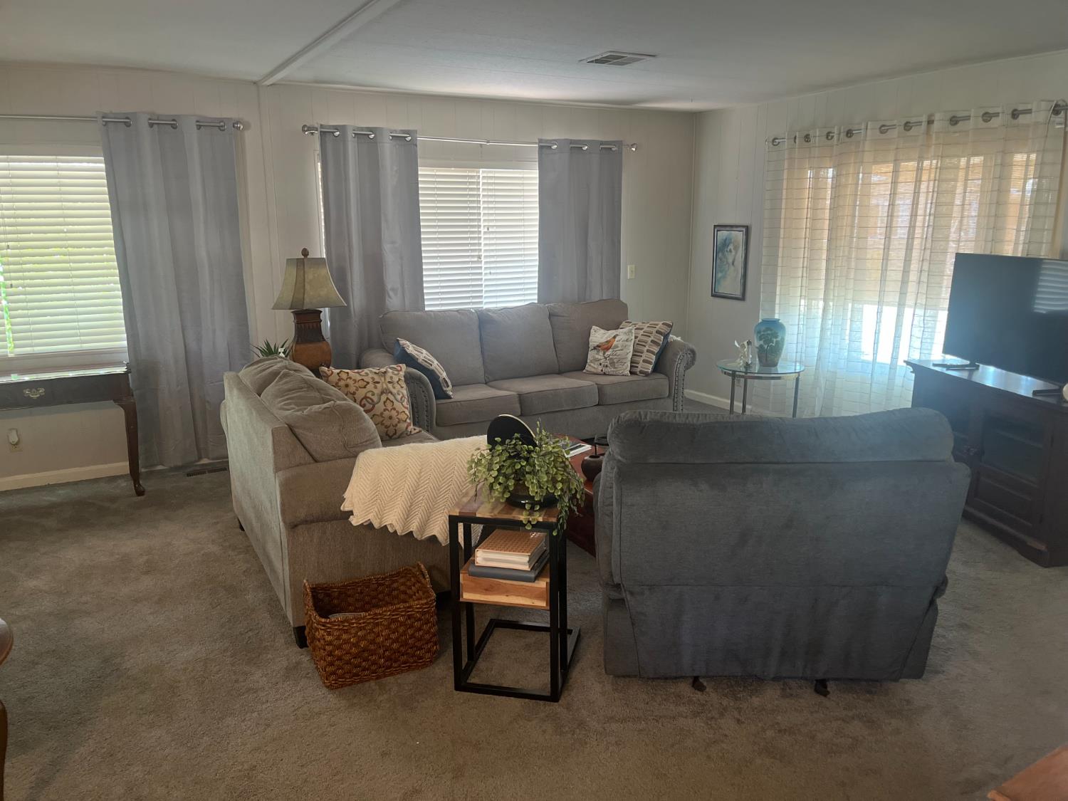 La Entrada Way, Yuba City, California image 11