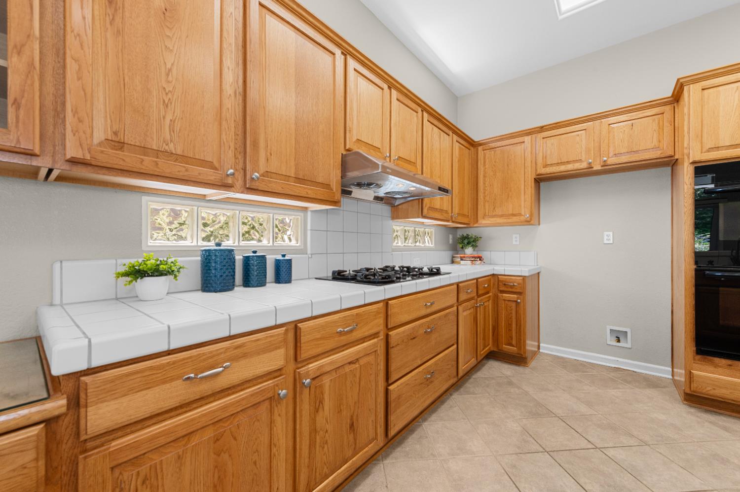 Ponderosa Court, Roseville, California image 17