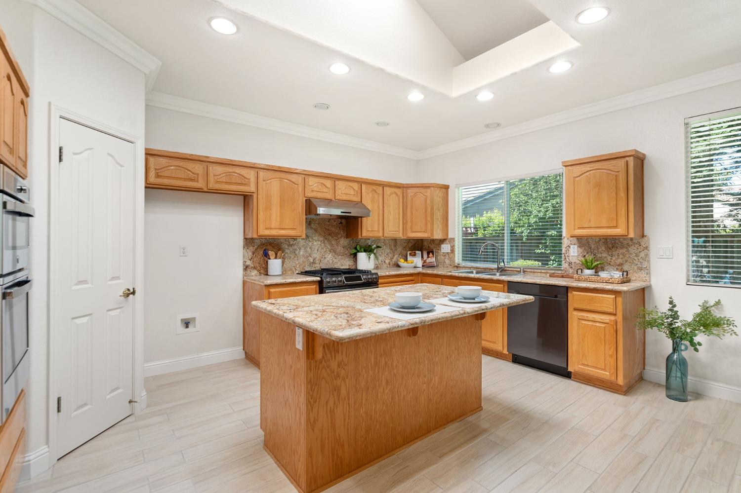 Lake Terrace Drive, Elk Grove, California image 8