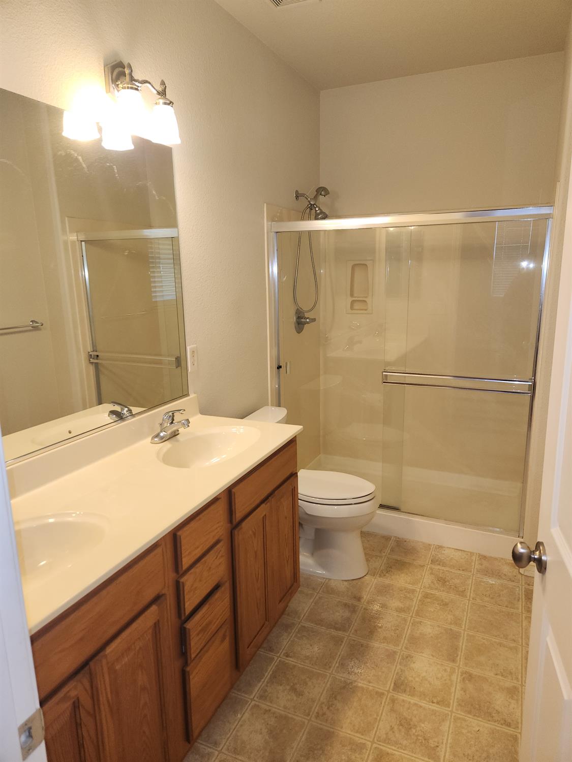 Kim Way, Yuba City, California image 21