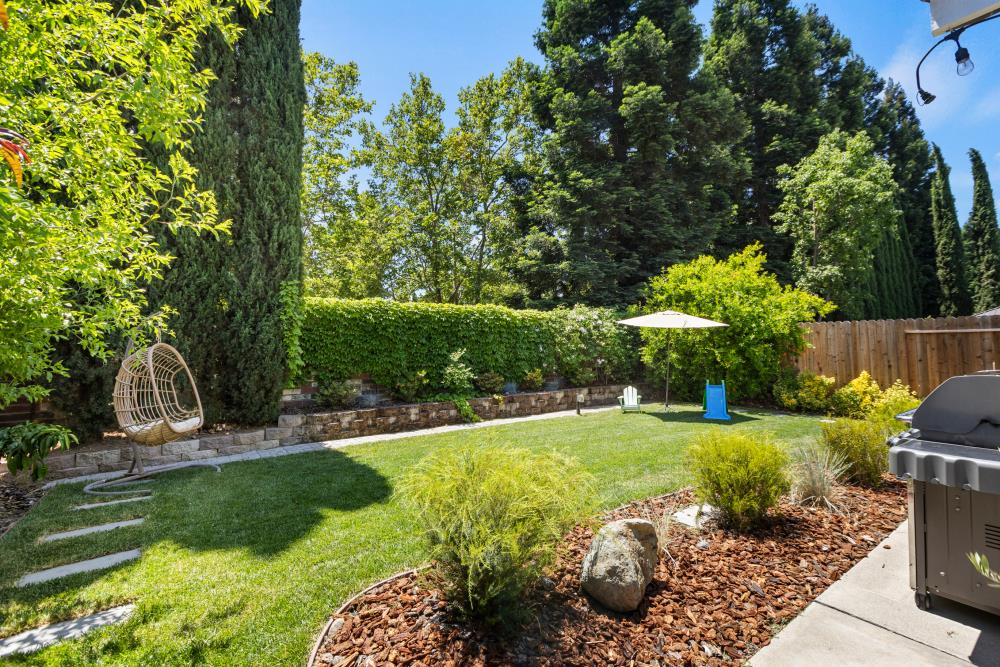 Sage Glen Way, Elk Grove, California image 2