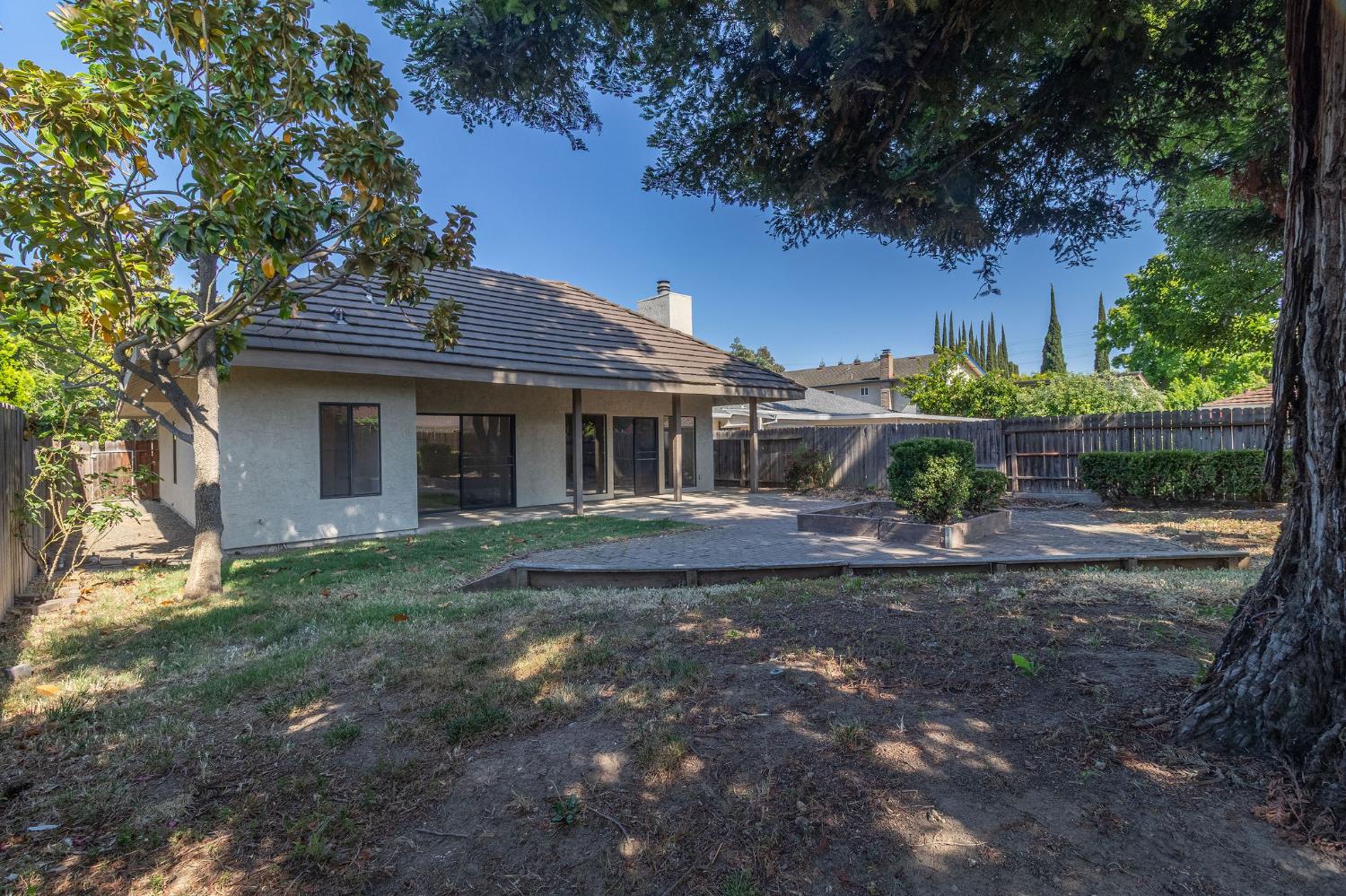 Lorenzo Lane, Stockton, California image 28