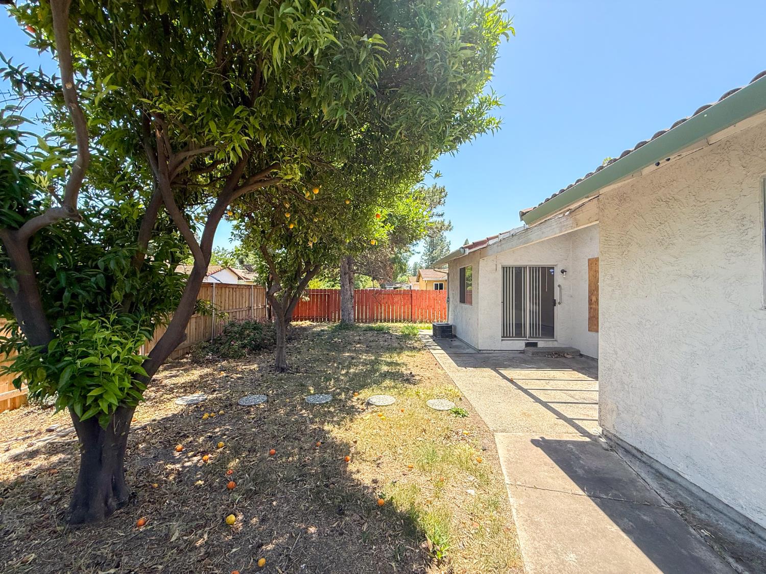 Manhattan Drive, Stockton, California image 25