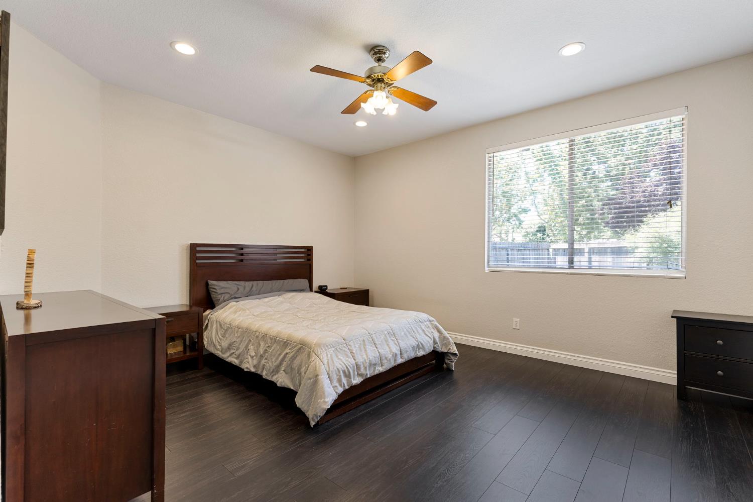 Gateway Drive, West Sacramento, California image 11