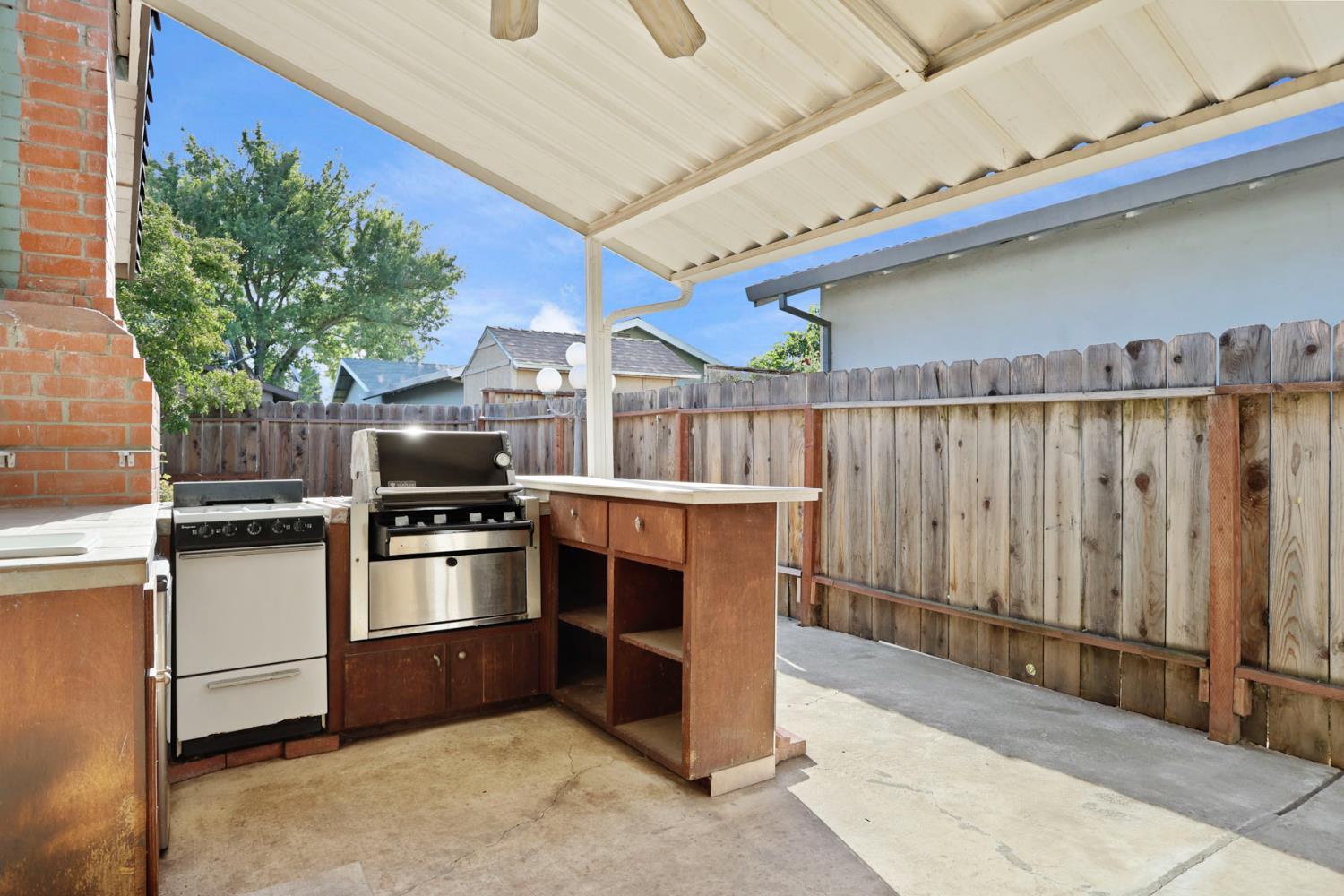 Los Olivas Court, Stockton, California image 30
