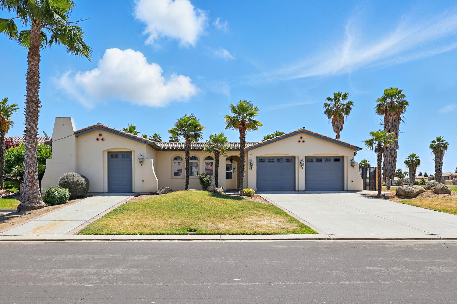 Ridgewood Way, Chowchilla, California image 4