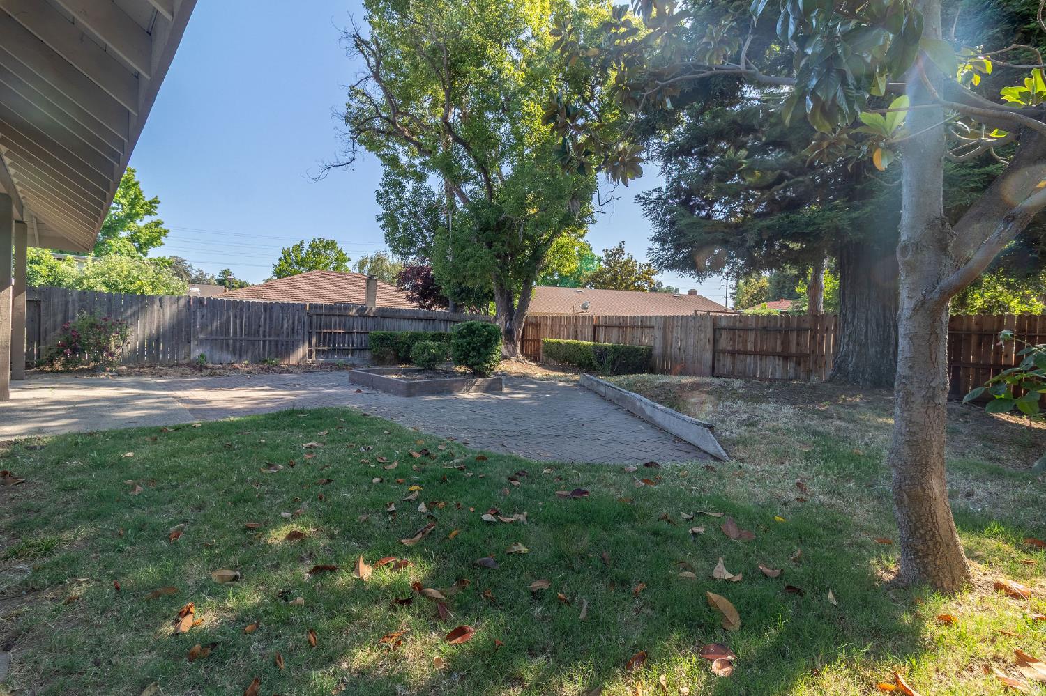 Lorenzo Lane, Stockton, California image 25