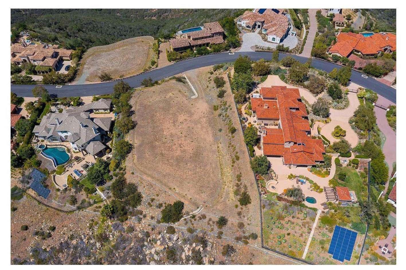 Via Ambiente, Rancho Santa Fe, California image 5
