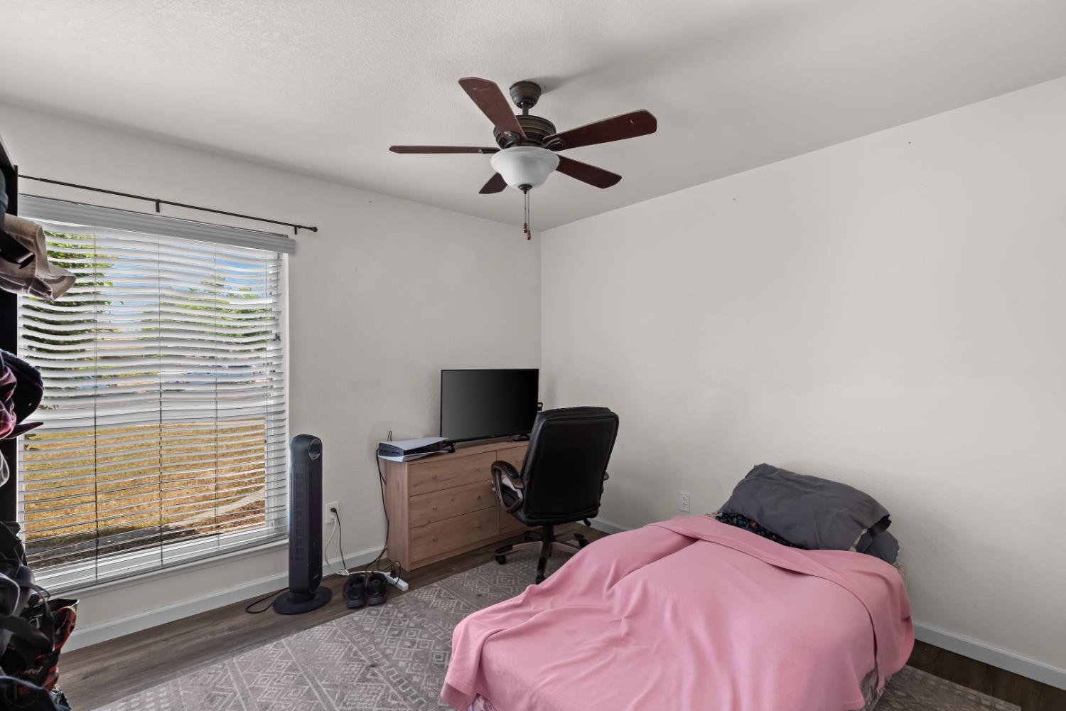 Blackrock Place, Modesto, California image 23
