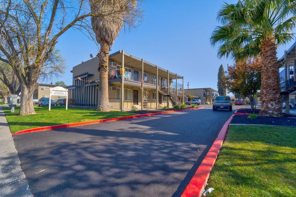 W I Street, Los Banos, California image 5