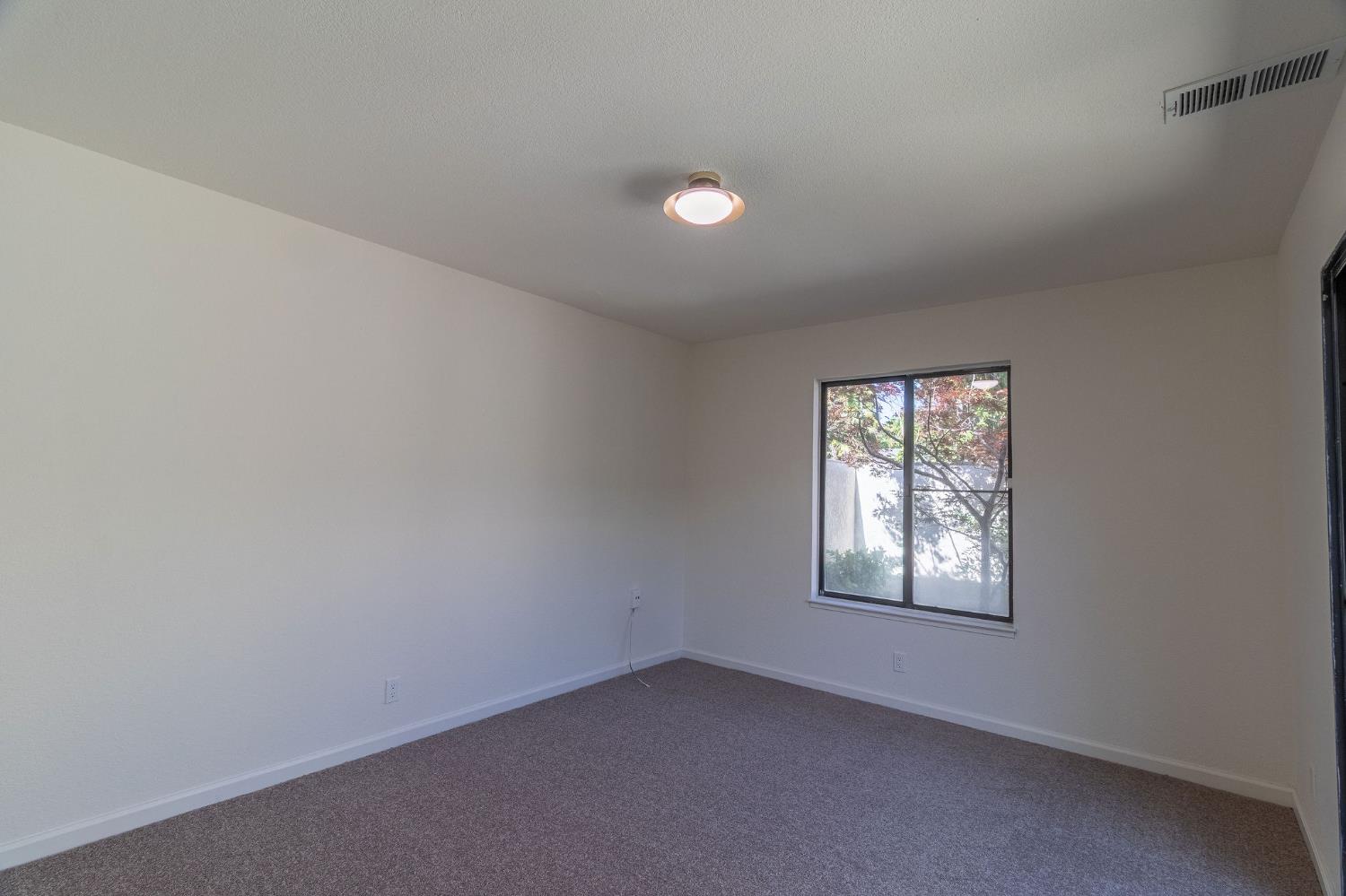 Lorenzo Lane, Stockton, California image 17