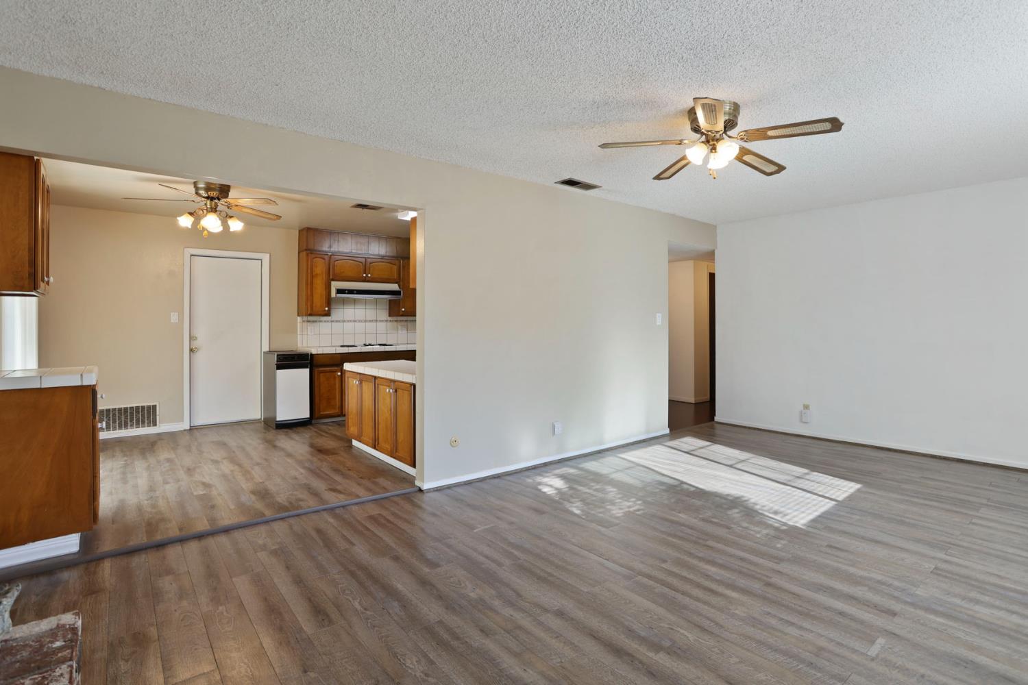 Los Olivas Court, Stockton, California image 10