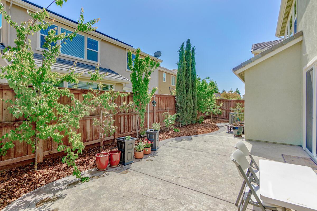 Earl Court, Woodland, California image 28