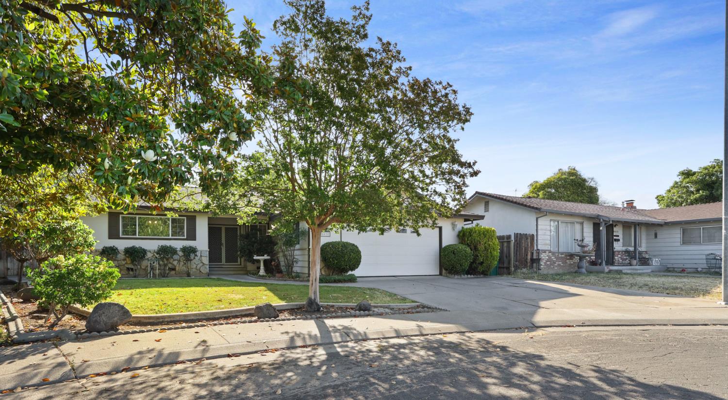 Los Olivas Court, Stockton, California image 2