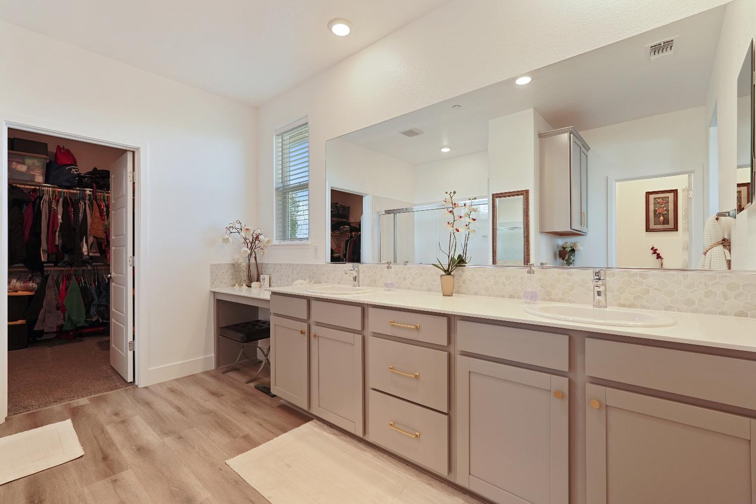 Pritchard Court, Galt, California image 36