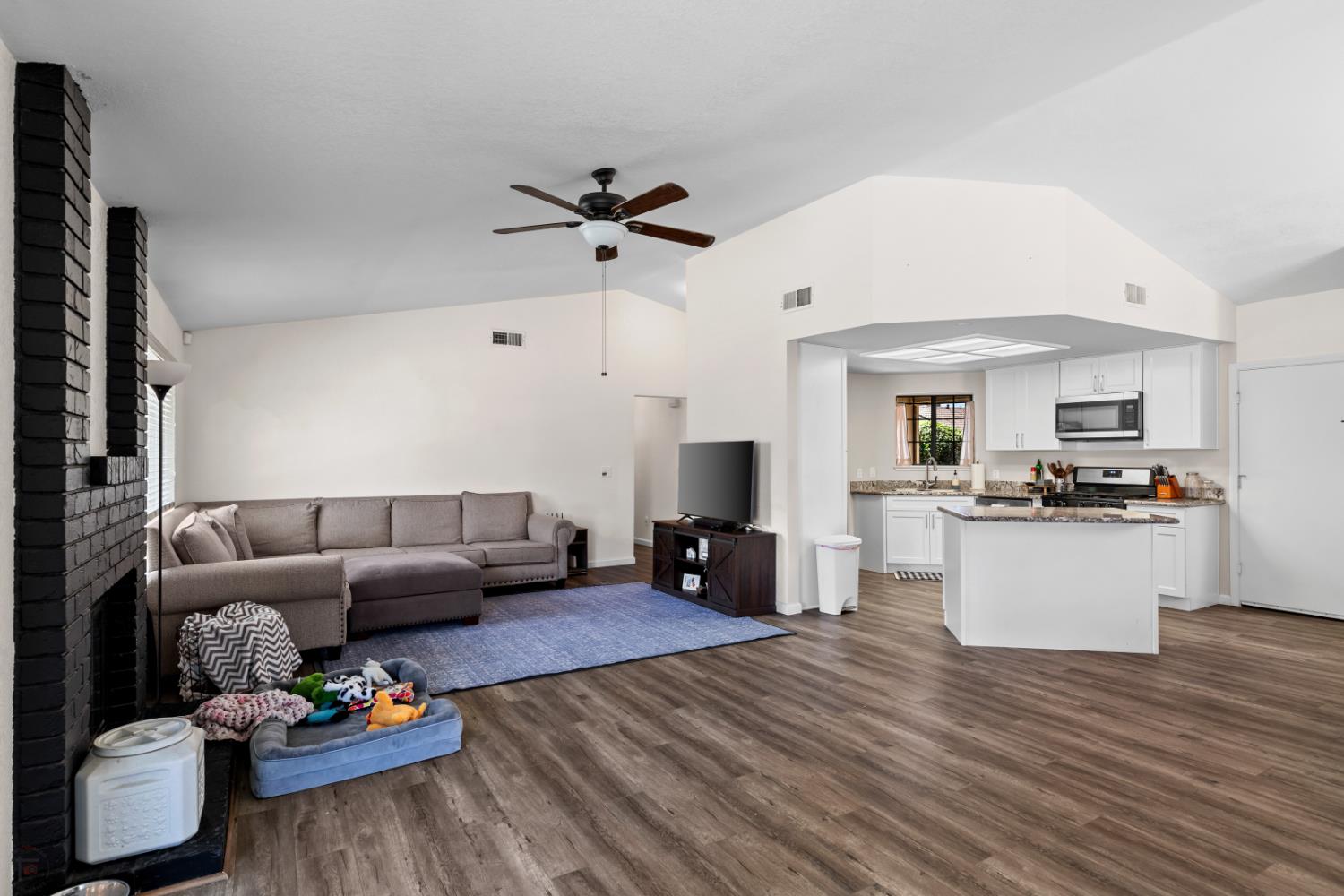 Blackrock Place, Modesto, California image 10
