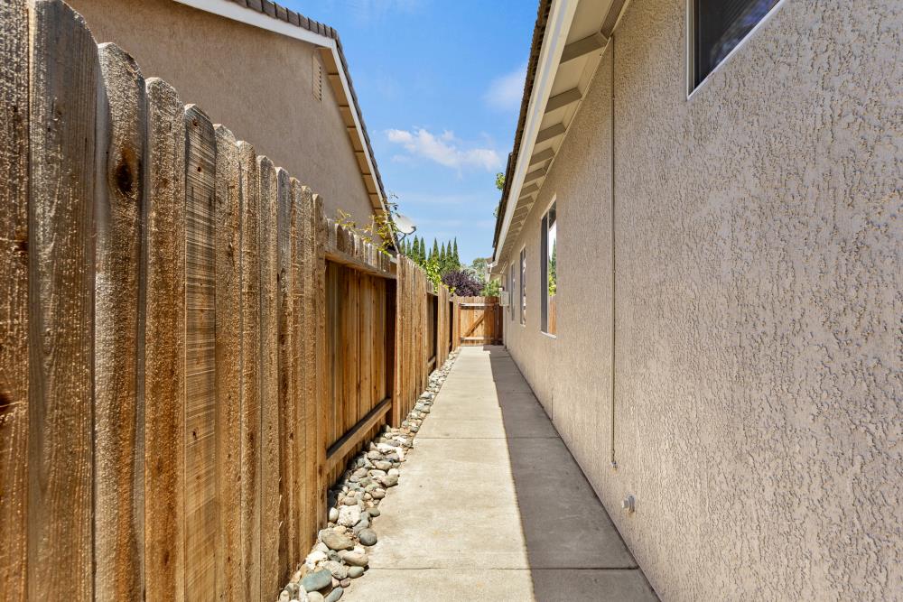 Sage Glen Way, Elk Grove, California image 45
