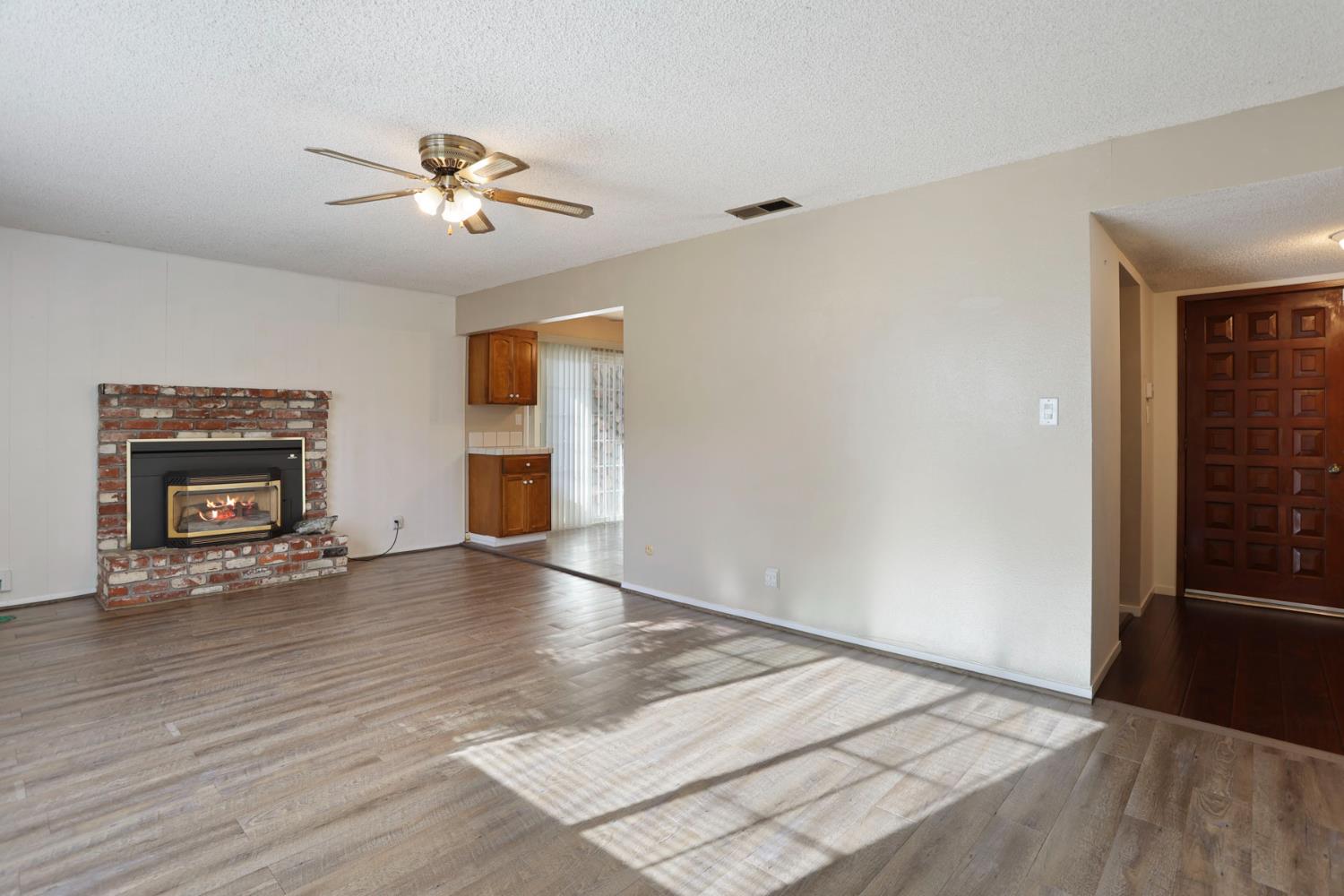 Los Olivas Court, Stockton, California image 9