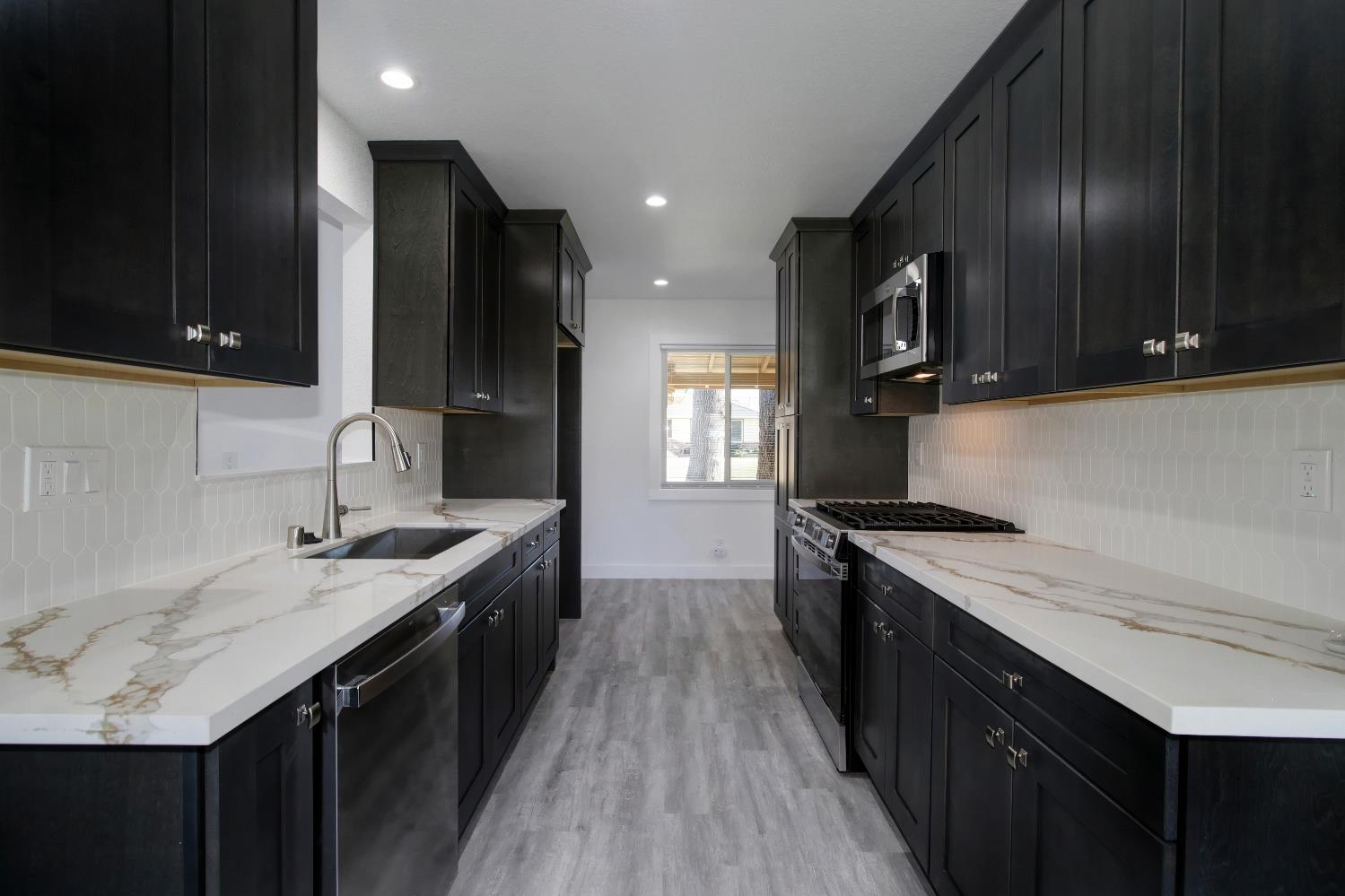 Longcroft Street, West Sacramento, California image 6